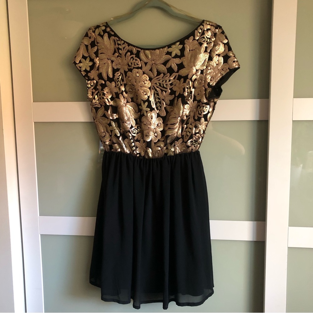 Alya Black & Gold Sequin Semi-Formal/Cocktail Dress
